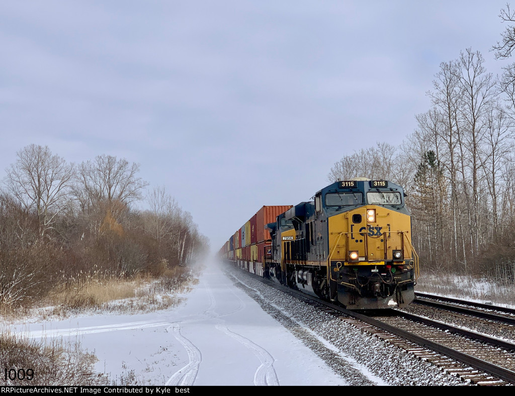 CSX 3115 on I009